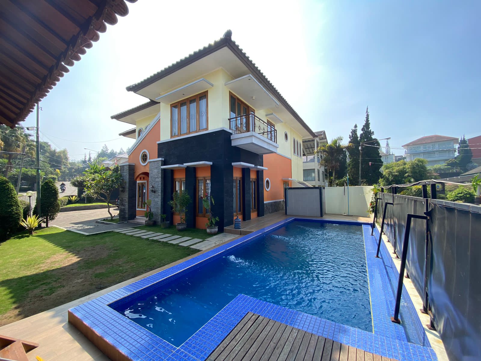 tampak depan villa